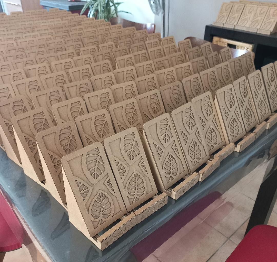 Goodies : support téléphone en carton éco-responsable